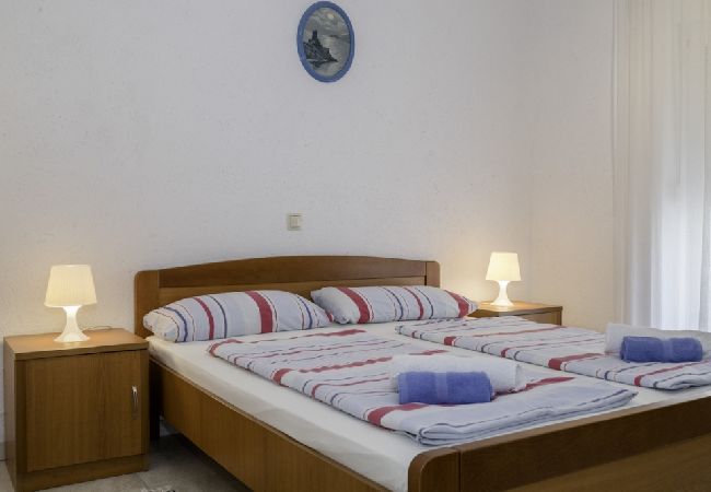 Appartamento a Lopar - Appartamento in Loparo (Lopar) con terrazzo, Climatizzazione, WIFI, Lavastoviglie (4612-1) Appartamento a Lopar - Appartamento in Loparo (Lopar) con terrazzo, Climatizzazione, WIFI, Lavastoviglie (4612-1)