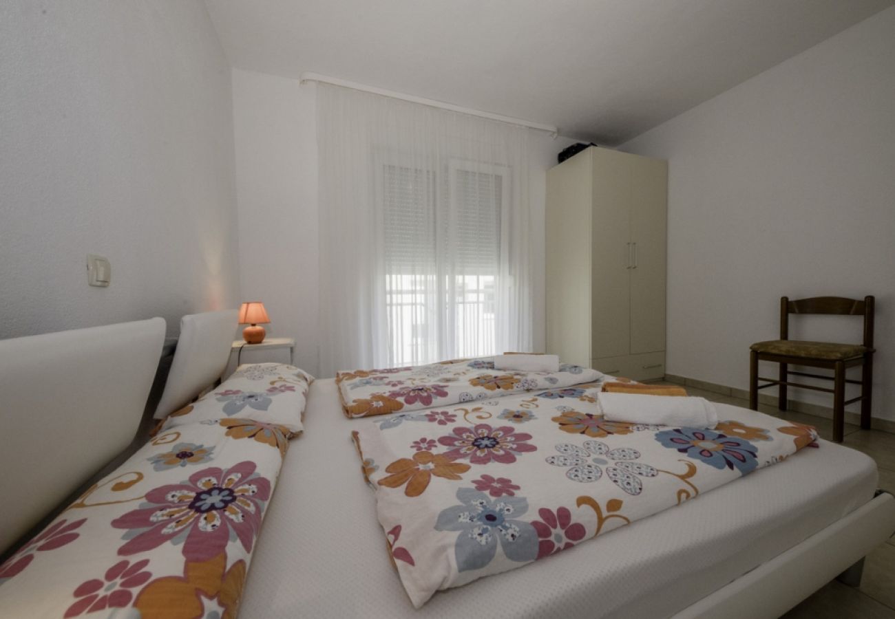 Appartamento a Lopar - Appartamento in Loparo (Lopar) con terrazzo, Climatizzazione, WIFI (4612-3)