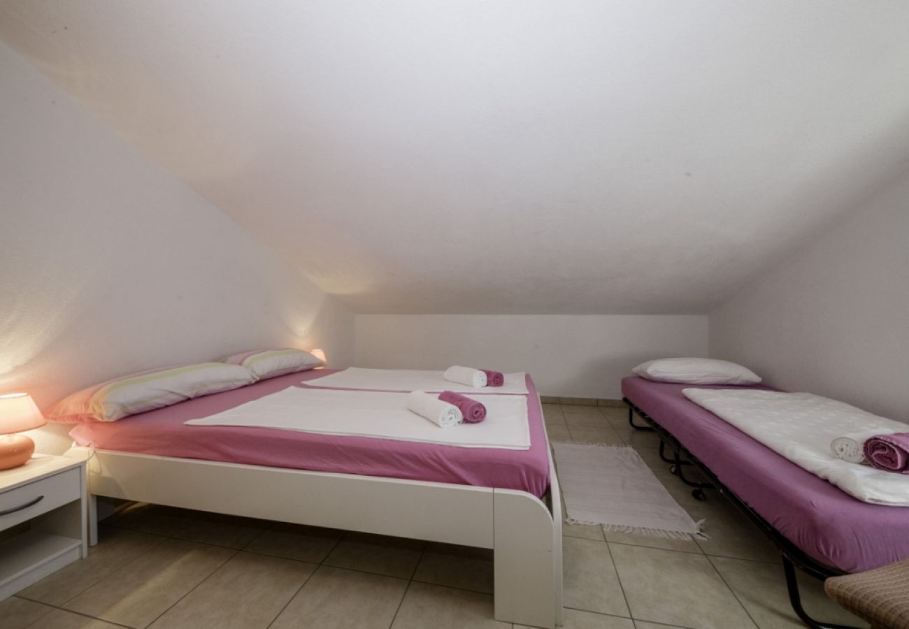 Appartamento a Lopar - Appartamento in Loparo (Lopar) con terrazzo, Climatizzazione, WIFI, Lavatrice (4612-4)