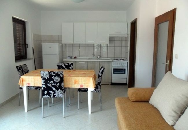 Appartamento a Palit - Appartamento in Palit con vista mare, terrazzo, WIFI (4606-4) Appartamento a Palit - Appartamento in Palit con vista mare, terrazzo, WIFI (4606-4)