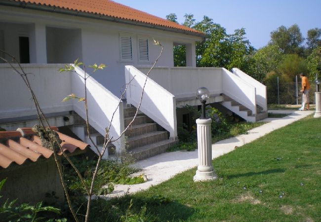 Appartamento a Kampor - Appartamento in Kampor con vista mare, terrazzo, Climatizzazione, WIFI (4610-3) Appartamento a Kampor - Appartamento in Kampor con vista mare, terrazzo, Climatizzazione, WIFI (4610-3)
