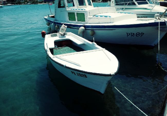 Appartamento a Preko - Appartamento per le vacanze a Preko con vista mare, terrazza, aria condizionata, Wi-Fi (4568-6) Appartamento a Preko - Appartamento per le vacanze a Preko con vista mare, terrazza, aria condizionata, Wi-Fi (4568-6)