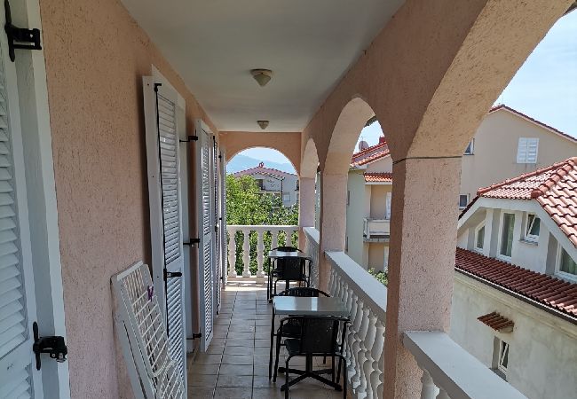 Appartamento a Lopar - Appartamento in Loparo (Lopar) con terrazzo, Climatizzazione, WIFI (4620-3) Appartamento a Lopar - Appartamento in Loparo (Lopar) con terrazzo, Climatizzazione, WIFI (4620-3)