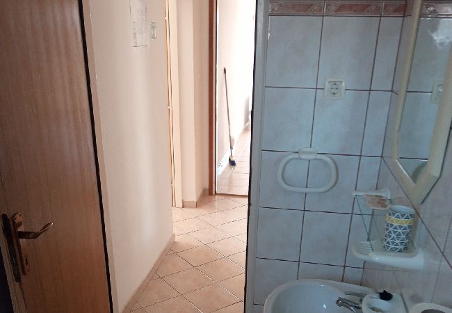 Appartamento a Lopar - Appartamento in Loparo (Lopar) con terrazzo, Climatizzazione, WIFI (4620-3) Appartamento a Lopar - Appartamento in Loparo (Lopar) con terrazzo, Climatizzazione, WIFI (4620-3)