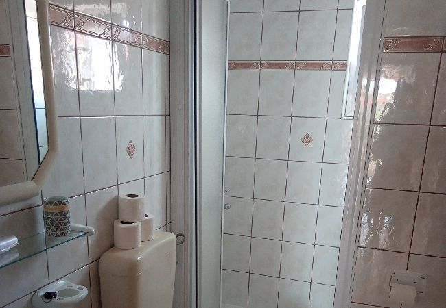 Appartamento a Lopar - Appartamento in Loparo (Lopar) con terrazzo, Climatizzazione, WIFI (4620-3) Appartamento a Lopar - Appartamento in Loparo (Lopar) con terrazzo, Climatizzazione, WIFI (4620-3)