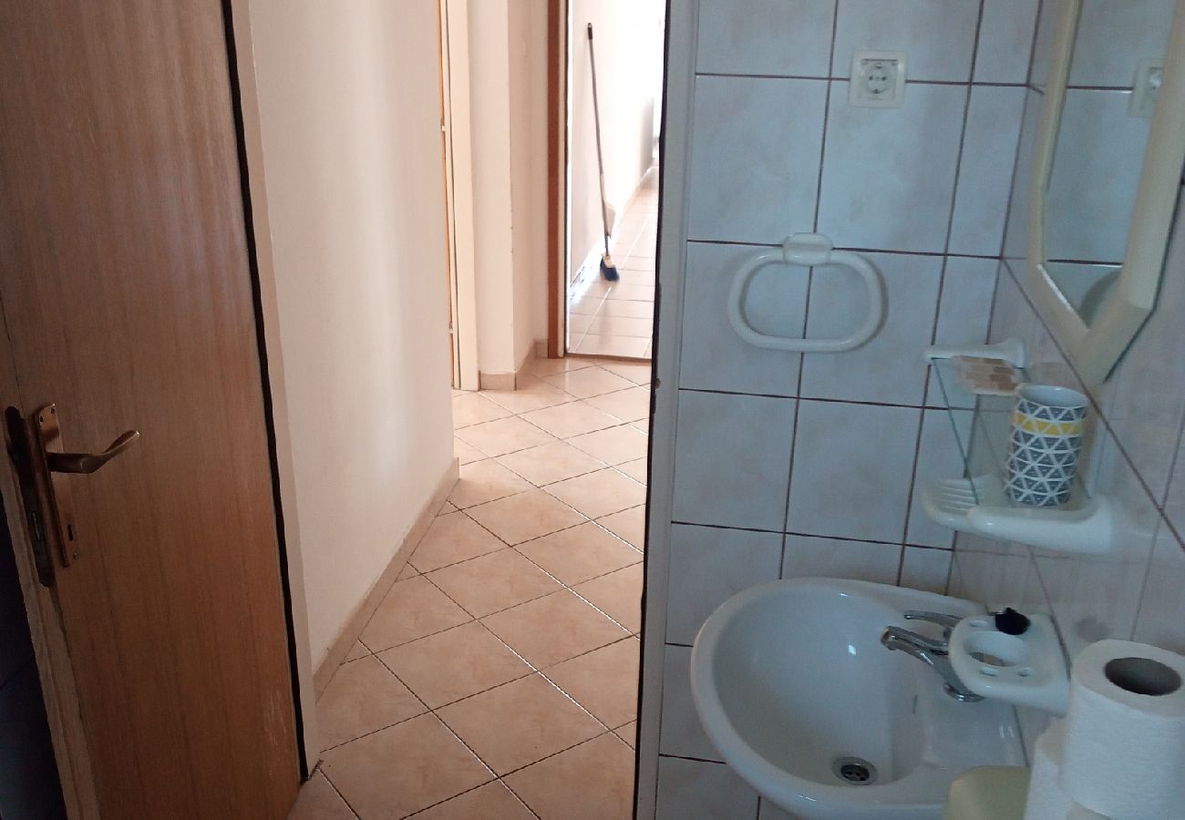 Appartamento a Lopar - Appartamento in Loparo (Lopar) con terrazzo, Climatizzazione, WIFI (4620-3)