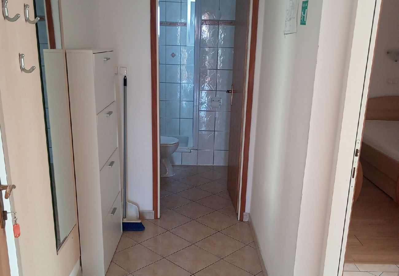 Appartamento a Lopar - Appartamento in Loparo (Lopar) con terrazzo, Climatizzazione, WIFI (4620-3)