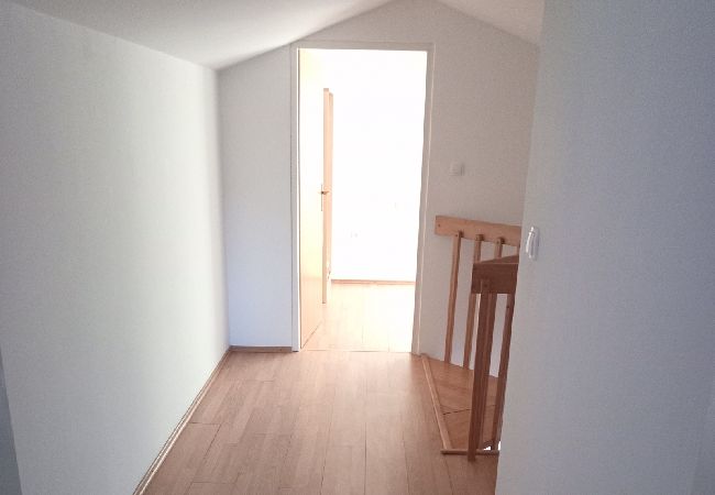 Appartamento a Lopar - Appartamento in Loparo (Lopar) con terrazzo, Climatizzazione, WIFI (4620-4) Appartamento a Lopar - Appartamento in Loparo (Lopar) con terrazzo, Climatizzazione, WIFI (4620-4)