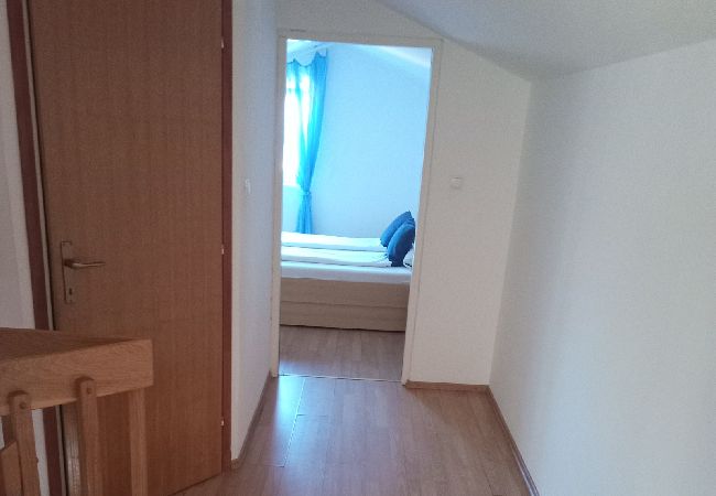 Appartamento a Lopar - Appartamento in Loparo (Lopar) con terrazzo, Climatizzazione, WIFI (4620-4) Appartamento a Lopar - Appartamento in Loparo (Lopar) con terrazzo, Climatizzazione, WIFI (4620-4)