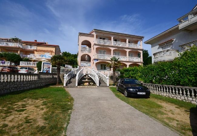 Appartamento a Lopar - Appartamento in Loparo (Lopar) con terrazzo, Climatizzazione, WIFI (4620-4) Appartamento a Lopar - Appartamento in Loparo (Lopar) con terrazzo, Climatizzazione, WIFI (4620-4)