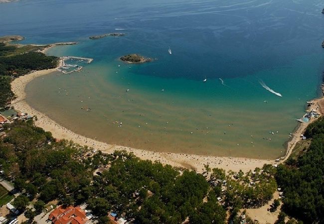 Appartamento a Lopar - Appartamento in Loparo (Lopar) con terrazzo, Climatizzazione, WIFI (4620-4) Appartamento a Lopar - Appartamento in Loparo (Lopar) con terrazzo, Climatizzazione, WIFI (4620-4)