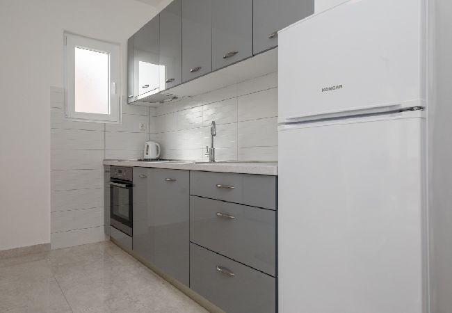 Appartamento a Palit - Appartamento in Palit con balcone, Climatizzazione, WIFI, Lavastoviglie (820-8) Appartamento a Palit - Appartamento in Palit con balcone, Climatizzazione, WIFI, Lavastoviglie (820-8)