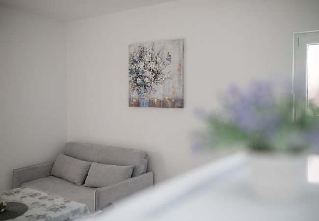 Appartamento a Palit - Appartamento in Palit con balcone, Climatizzazione, WIFI, Lavastoviglie (820-8) Appartamento a Palit - Appartamento in Palit con balcone, Climatizzazione, WIFI, Lavastoviglie (820-8)