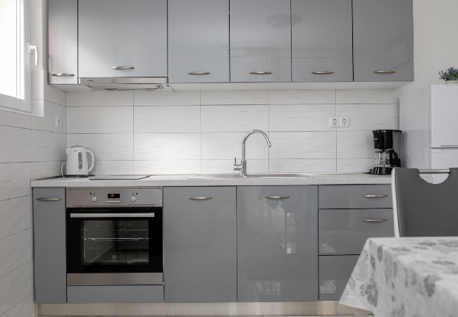 Appartamento a Palit - Appartamento in Palit con balcone, Climatizzazione, WIFI, Lavastoviglie (820-8) Appartamento a Palit - Appartamento in Palit con balcone, Climatizzazione, WIFI, Lavastoviglie (820-8)
