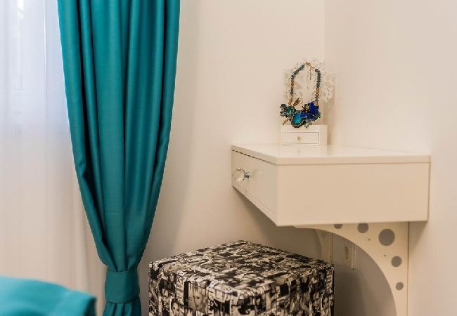 Casa a Ždrelac - Casa di vacanza in Ždrelac con vista mare, terrazzo, Climatizzazione, WIFI (4652-1) Casa a Ždrelac - Casa di vacanza in Ždrelac con vista mare, terrazzo, Climatizzazione, WIFI (4652-1)