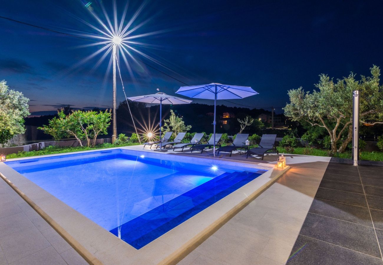 Casa a Ždrelac - Casa di vacanza in Ždrelac con vista mare, terrazzo, Climatizzazione, WIFI (4652-1)