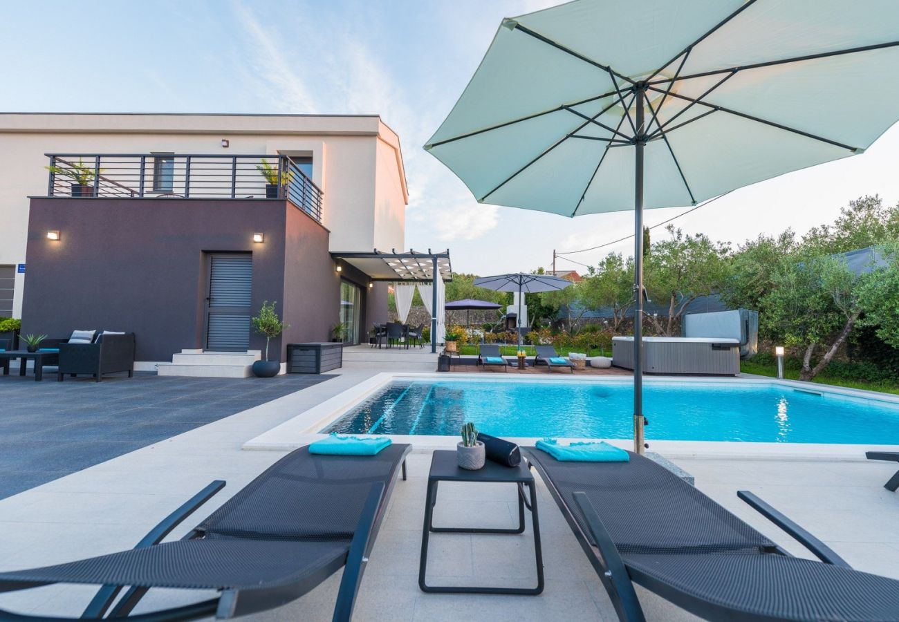 Casa a Ždrelac - Casa di vacanza in Ždrelac con vista mare, terrazzo, Climatizzazione, WIFI (4652-1)