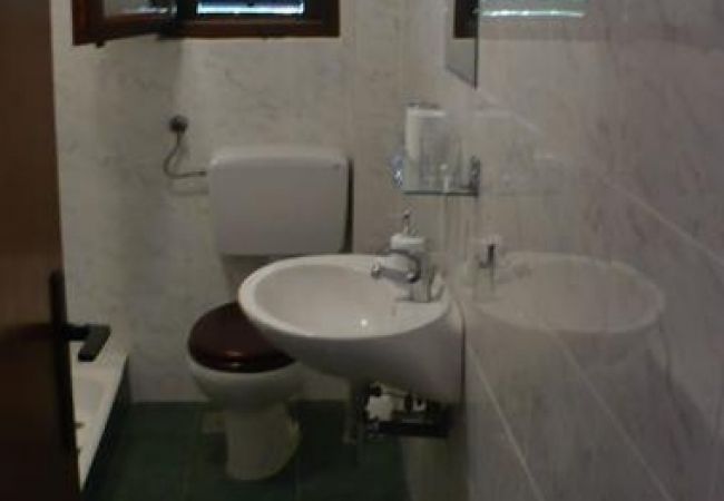 Appartamento a Nevidane - Appartamento in Neviđane con vista mare, balcone, Climatizzazione, WIFI (4663-3) Appartamento a Nevidane - Appartamento in Neviđane con vista mare, balcone, Climatizzazione, WIFI (4663-3)