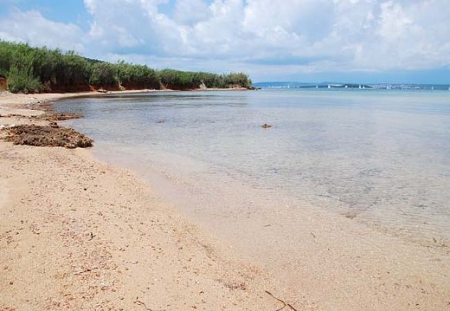 Appartamento a Nevidane - Appartamento in Neviđane con vista mare, balcone, Climatizzazione, WIFI (4663-3) Appartamento a Nevidane - Appartamento in Neviđane con vista mare, balcone, Climatizzazione, WIFI (4663-3)