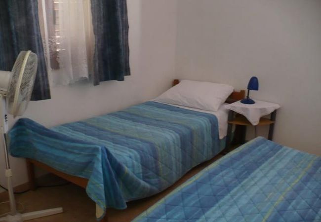 Appartamento a Nevidane - Appartamento in Neviđane con vista mare, balcone, Climatizzazione, WIFI (4663-3) Appartamento a Nevidane - Appartamento in Neviđane con vista mare, balcone, Climatizzazione, WIFI (4663-3)