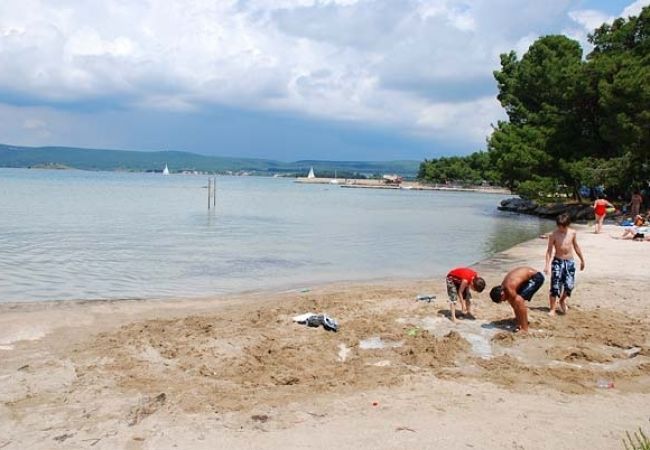 Appartamento a Nevidane - Appartamento in Neviđane con vista mare, balcone, Climatizzazione, WIFI (4663-4) Appartamento a Nevidane - Appartamento in Neviđane con vista mare, balcone, Climatizzazione, WIFI (4663-4)