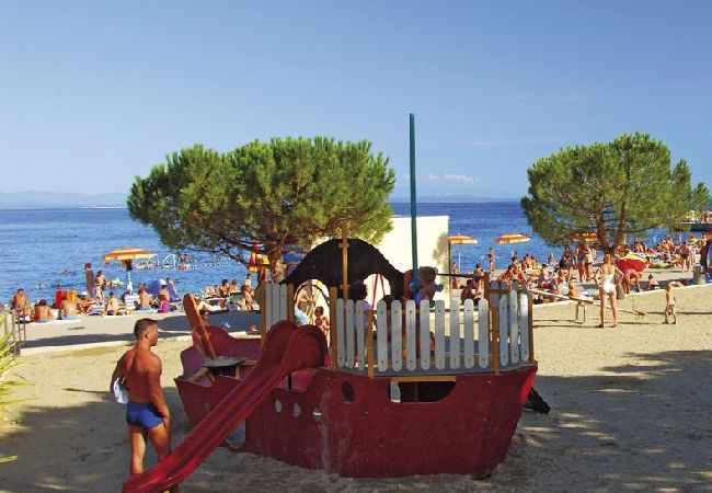 Casa a Icici - Casa di vacanza in Ičići con vista mare, balcone, Climatizzazione, WIFI (4683-1) Casa a Icici - Casa di vacanza in Ičići con vista mare, balcone, Climatizzazione, WIFI (4683-1)