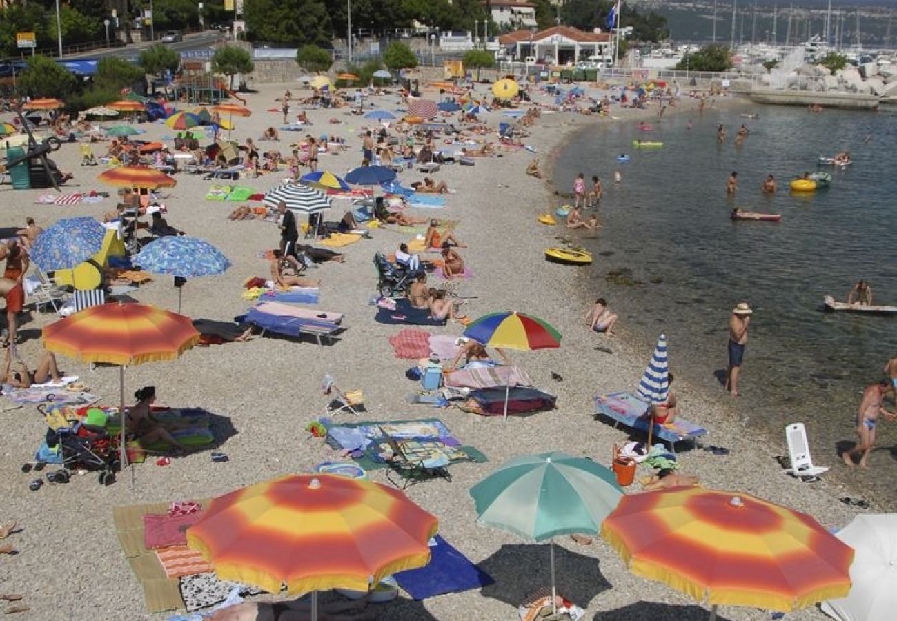 Casa a Icici - Casa di vacanza in Ičići con vista mare, balcone, Climatizzazione, WIFI (4683-1)