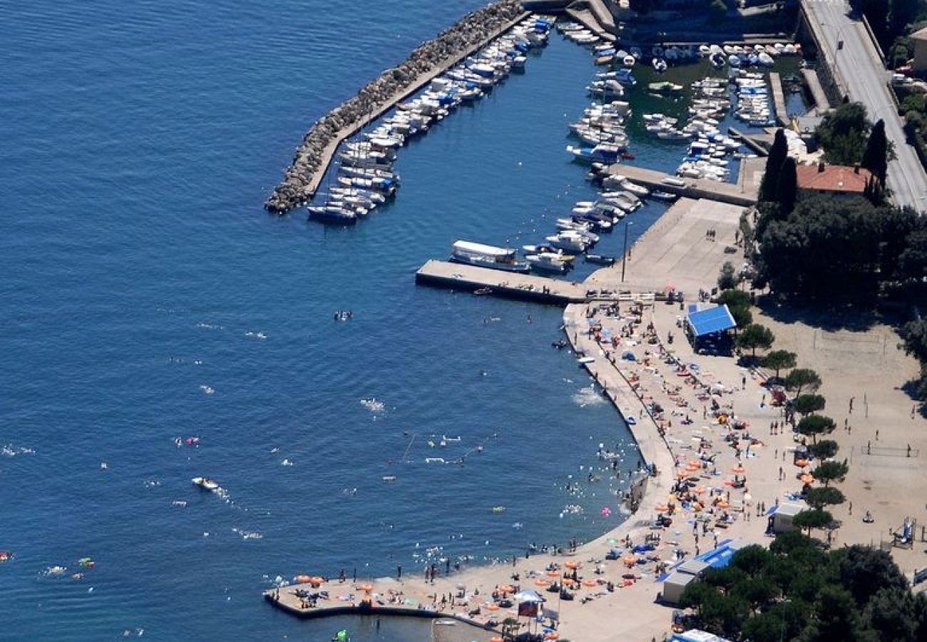 Casa a Icici - Casa di vacanza in Ičići con vista mare, balcone, Climatizzazione, WIFI (4683-1)