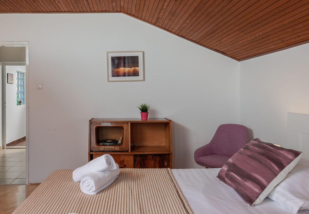 Casa a Icici - Casa di vacanza in Ičići con vista mare, balcone, Climatizzazione, WIFI (4683-1)