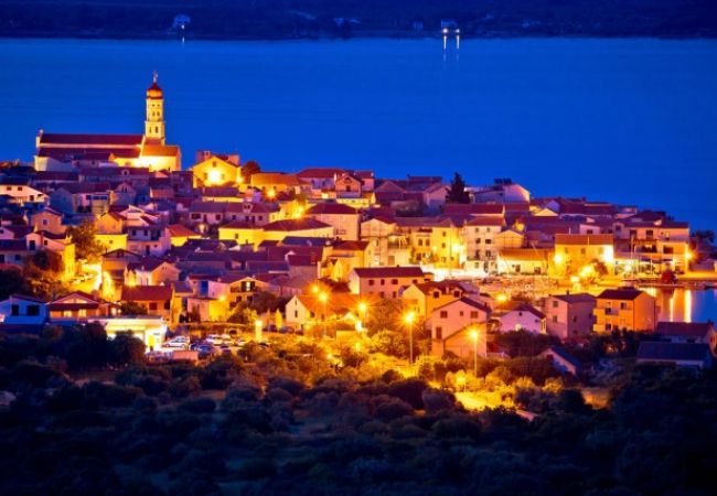 Casa a Betina - Casa di vacanza in Betina con vista mare, terrazzo, Climatizzazione, WIFI (4671-1) Casa a Betina - Casa di vacanza in Betina con vista mare, terrazzo, Climatizzazione, WIFI (4671-1)