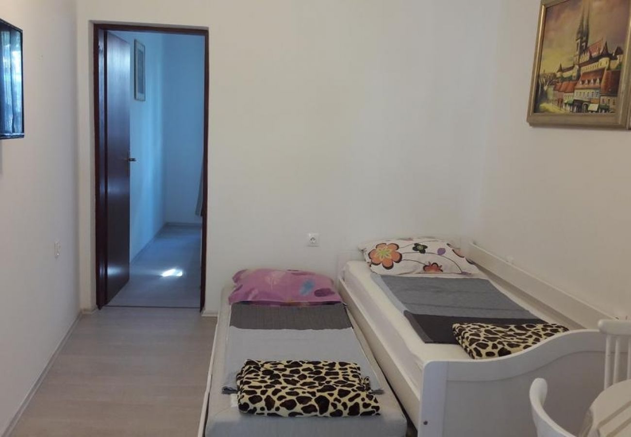 Appartamento a Malinska - Appartamento in Malinsca con terrazzo, Climatizzazione, WIFI, Lavatrice (4693-2)