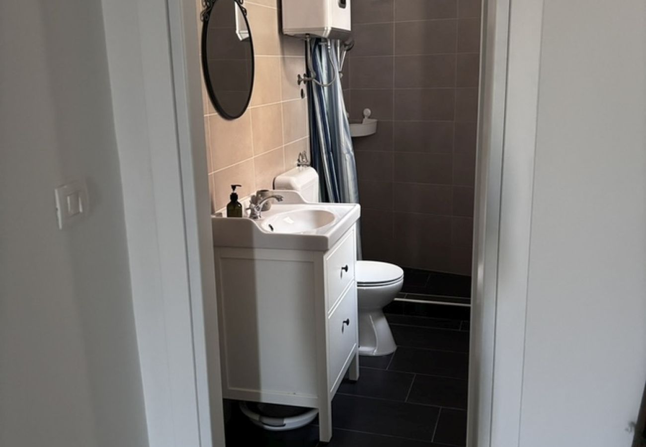 Appartamento a Pirovac - Appartamento in Pirovazzo (Pirovac) con balcone, Climatizzazione, WIFI (4717-1)