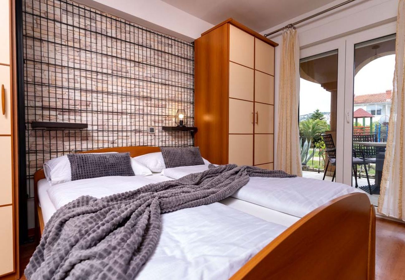 Appartamento a Lopar - Appartamento in Loparo (Lopar) con balcone, Climatizzazione, WIFI (4738-1)