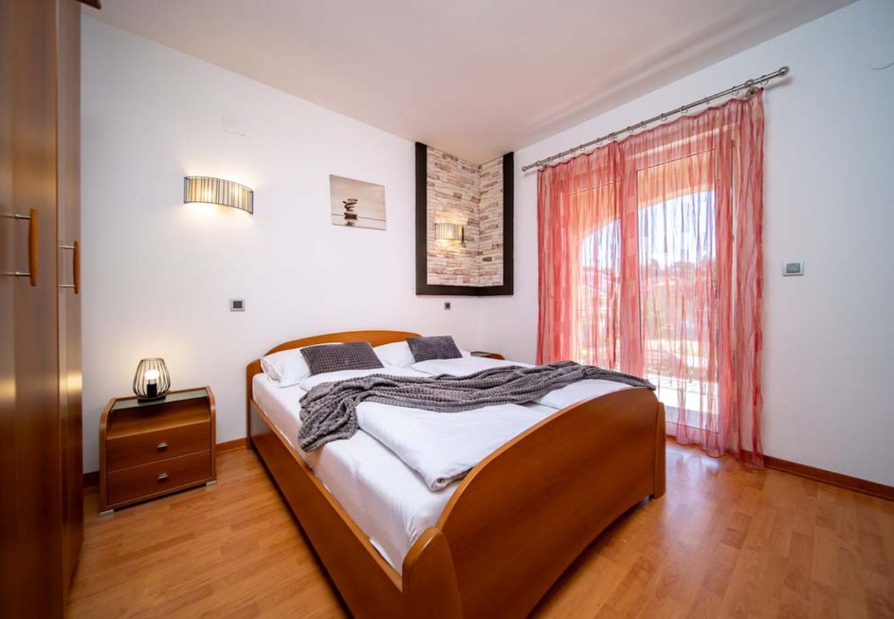 Appartamento a Lopar - Appartamento in Loparo (Lopar) con balcone, Climatizzazione, WIFI (4738-4)