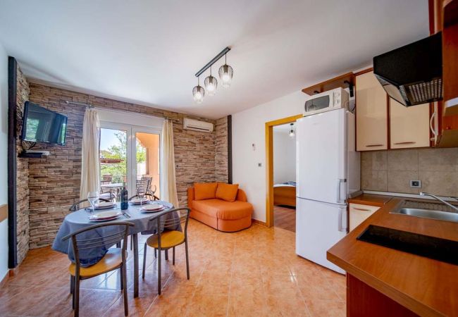 Appartamento a Lopar - Appartamento in Loparo (Lopar) con balcone, Climatizzazione, WIFI (4738-5)