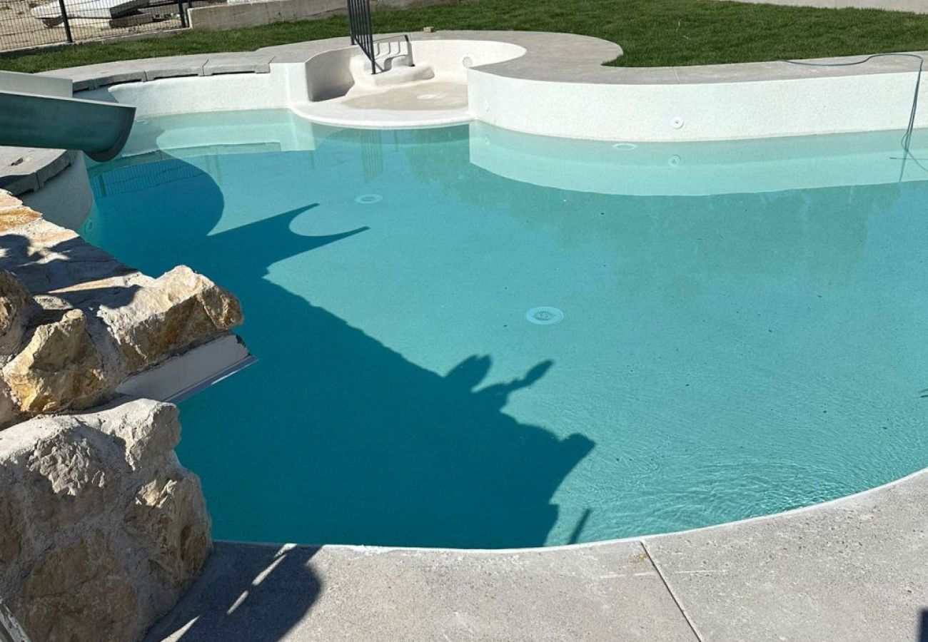 Appartamento a Lopar - Appartamento in Loparo (Lopar) con balcone, Climatizzazione, WIFI (4738-6)