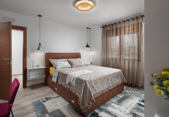 Casa a Vir - Casa di vacanza in Vir con terrazzo, Climatizzazione, WIFI, Lavatrice (4740-1) Casa a Vir - Casa di vacanza in Vir con terrazzo, Climatizzazione, WIFI, Lavatrice (4740-1)