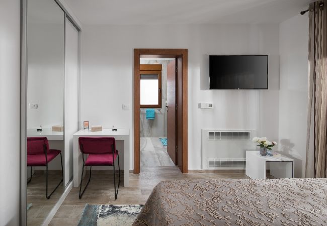 Casa a Vir - Casa di vacanza in Vir con terrazzo, Climatizzazione, WIFI, Lavatrice (4740-1) Casa a Vir - Casa di vacanza in Vir con terrazzo, Climatizzazione, WIFI, Lavatrice (4740-1)