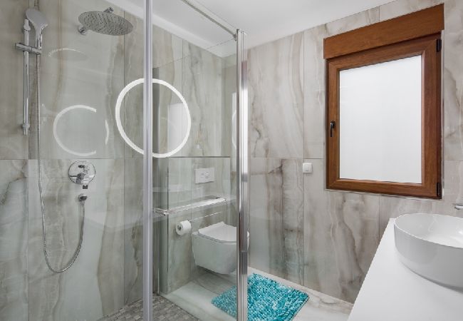 Casa a Vir - Casa di vacanza in Vir con terrazzo, Climatizzazione, WIFI, Lavatrice (4740-1) Casa a Vir - Casa di vacanza in Vir con terrazzo, Climatizzazione, WIFI, Lavatrice (4740-1)