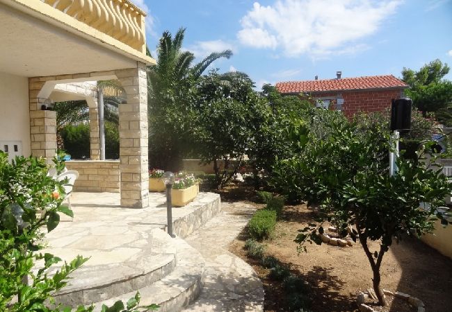 Appartamento a Vir - Appartamento in Vir con terrazzo, Climatizzazione, WIFI, Lavatrice (4776-1) Appartamento a Vir - Appartamento in Vir con terrazzo, Climatizzazione, WIFI, Lavatrice (4776-1)