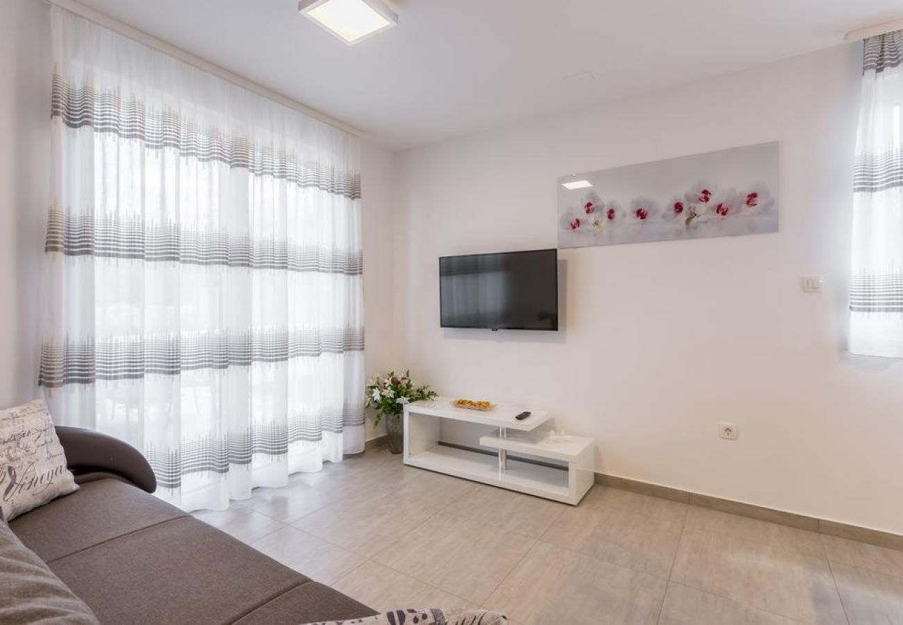 Appartamento a Podstrana - Appartamento in Podstrana-Sv.Martin con vista mare, terrazzo, Climatizzazione, WIFI (4777-1)