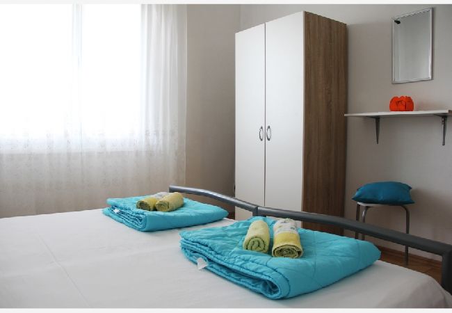 Appartamento a Slatine - Appartamento in Slatine con vista mare, terrazzo, Climatizzazione, WIFI (4782-2) Appartamento a Slatine - Appartamento in Slatine con vista mare, terrazzo, Climatizzazione, WIFI (4782-2)