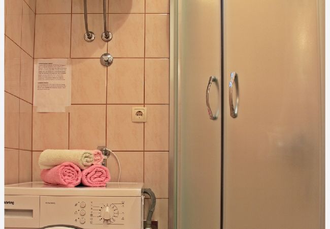 Appartamento a Slatine - Appartamento in Slatine con vista mare, terrazzo, Climatizzazione, WIFI (4782-2) Appartamento a Slatine - Appartamento in Slatine con vista mare, terrazzo, Climatizzazione, WIFI (4782-2)