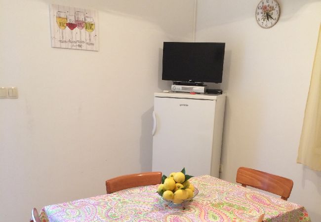 Appartamento a Slatine - Appartamento in Slatine con terrazzo, Climatizzazione, WIFI, Lavatrice (4782-3) Appartamento a Slatine - Appartamento in Slatine con terrazzo, Climatizzazione, WIFI, Lavatrice (4782-3)