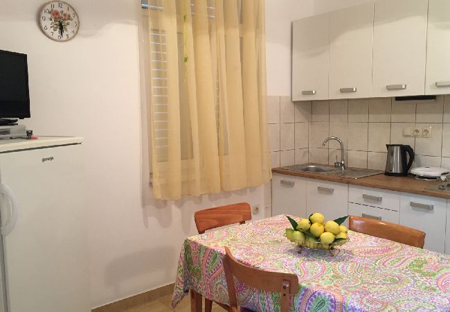 Appartamento a Slatine - Appartamento in Slatine con terrazzo, Climatizzazione, WIFI, Lavatrice (4782-3) Appartamento a Slatine - Appartamento in Slatine con terrazzo, Climatizzazione, WIFI, Lavatrice (4782-3)