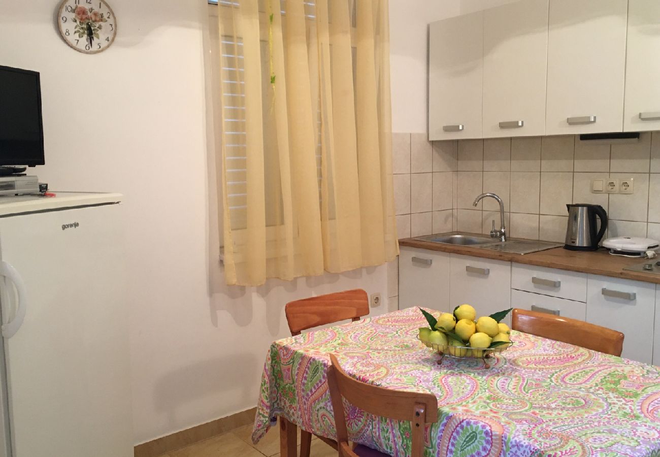 Appartamento a Slatine - Appartamento in Slatine con terrazzo, Climatizzazione, WIFI, Lavatrice (4782-3)