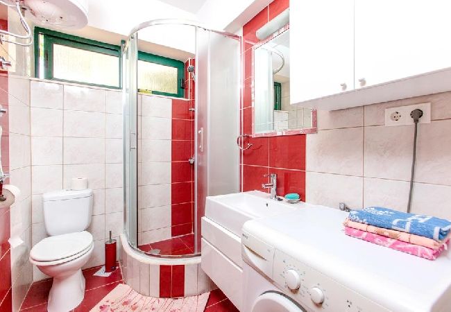 Appartamento a Slatine - Appartamento in Slatine con terrazzo, Climatizzazione, WIFI, Lavatrice (4784-3) Appartamento a Slatine - Appartamento in Slatine con terrazzo, Climatizzazione, WIFI, Lavatrice (4784-3)