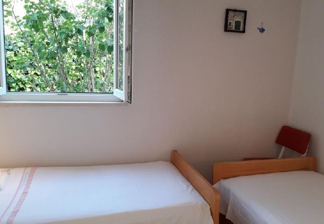 Appartamento a Slatine - Appartamento in Slatine con vista mare, terrazzo, WIFI (4785-1) Appartamento a Slatine - Appartamento in Slatine con vista mare, terrazzo, WIFI (4785-1)