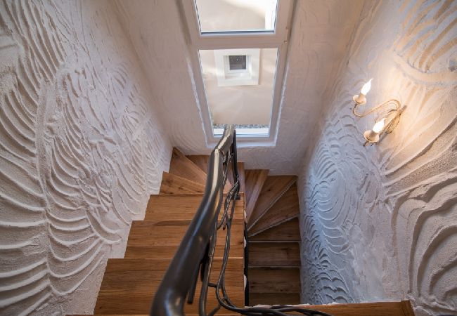 Casa a Vrbnik - Casa di vacanza in Vrbnik con terrazzo, Climatizzazione, WIFI, Lavatrice (4770-1) Casa a Vrbnik - Casa di vacanza in Vrbnik con terrazzo, Climatizzazione, WIFI, Lavatrice (4770-1)