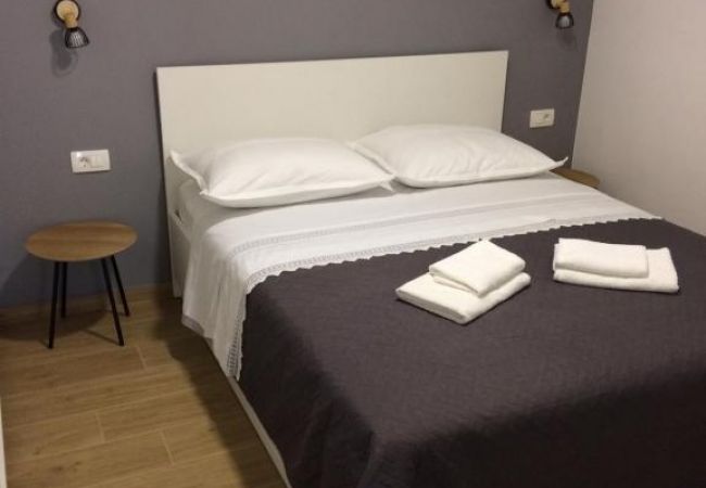 Appartamento a Podgora - Appartamento in Podgora con terrazzo, Climatizzazione, WIFI (4492-8) Appartamento a Podgora - Appartamento in Podgora con terrazzo, Climatizzazione, WIFI (4492-8)